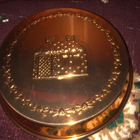 Vintage copper jello mold, brass hook, tin lining- kitchen wall display - used - Picture 3 of 8